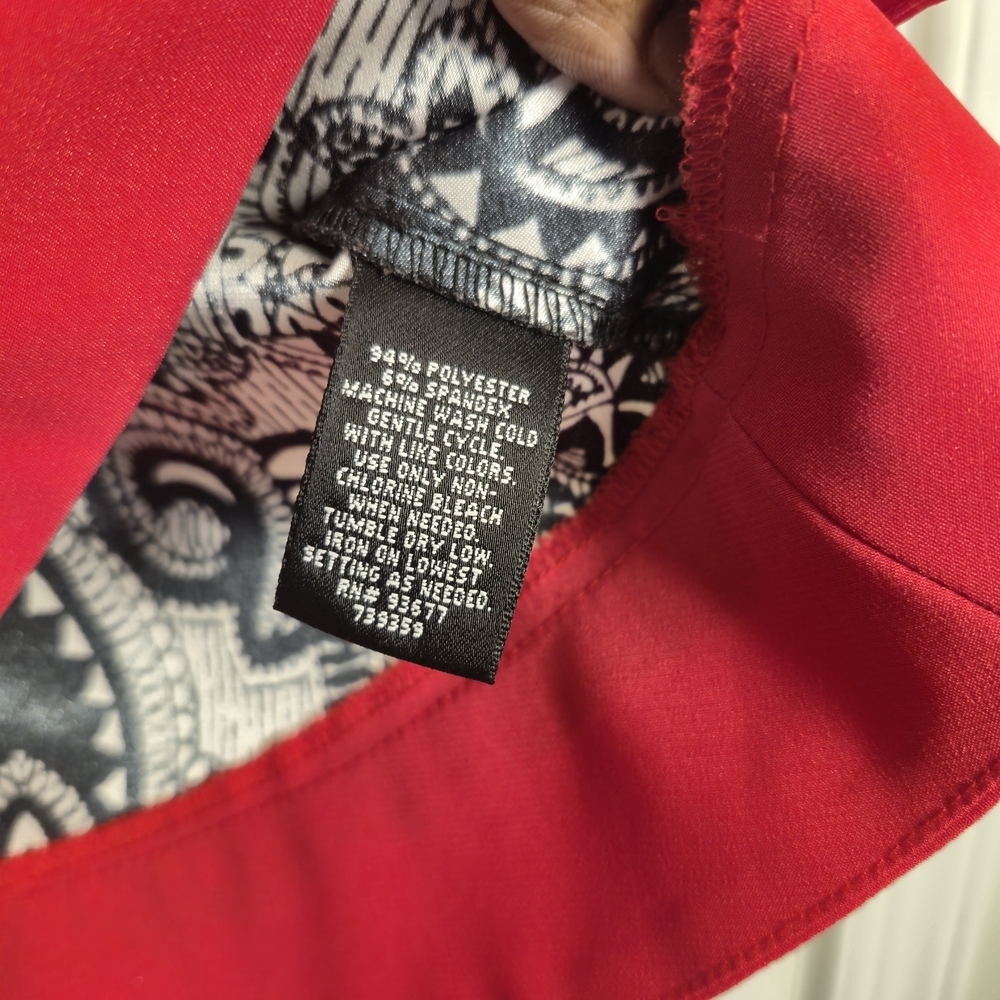 Nicole Miller Peplum Top - Black White Red Tribal Geometric Print Size L - Picture 6 of 6